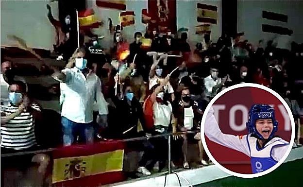 Celebración en Navezuelas durante la competición de Adriana Cerezo.