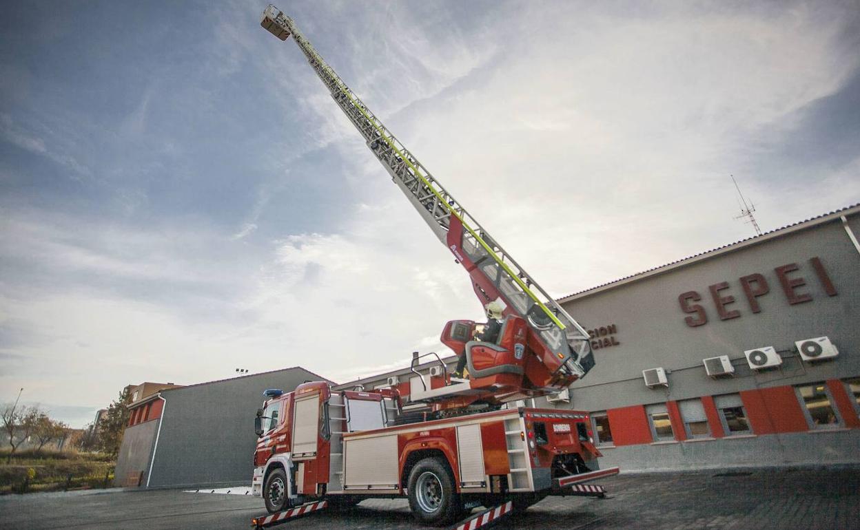 Presentación de un camión del Sepei en las instalaciones del servicio provincial en una imagen de archivo. 