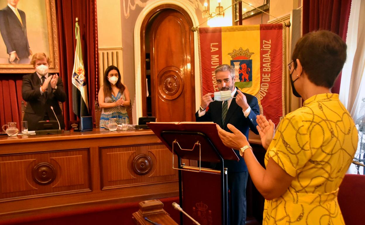 Francisco Javier Gutiérrez, 'Guti', tomó posesión de su cargo ayer como concejal durante el pleno. 