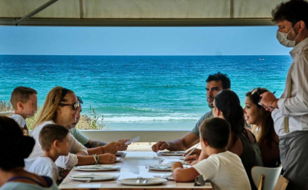 Dónde comer con las mejores vistas en la costa de Cádiz