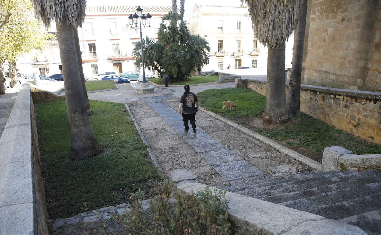 Imagen de la cacereña plaza de Santiago, en el centro histórico de la ciudad. 