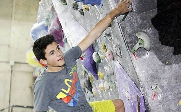 Con 15 años en el rocódromo del Multiusos de Cáceres.