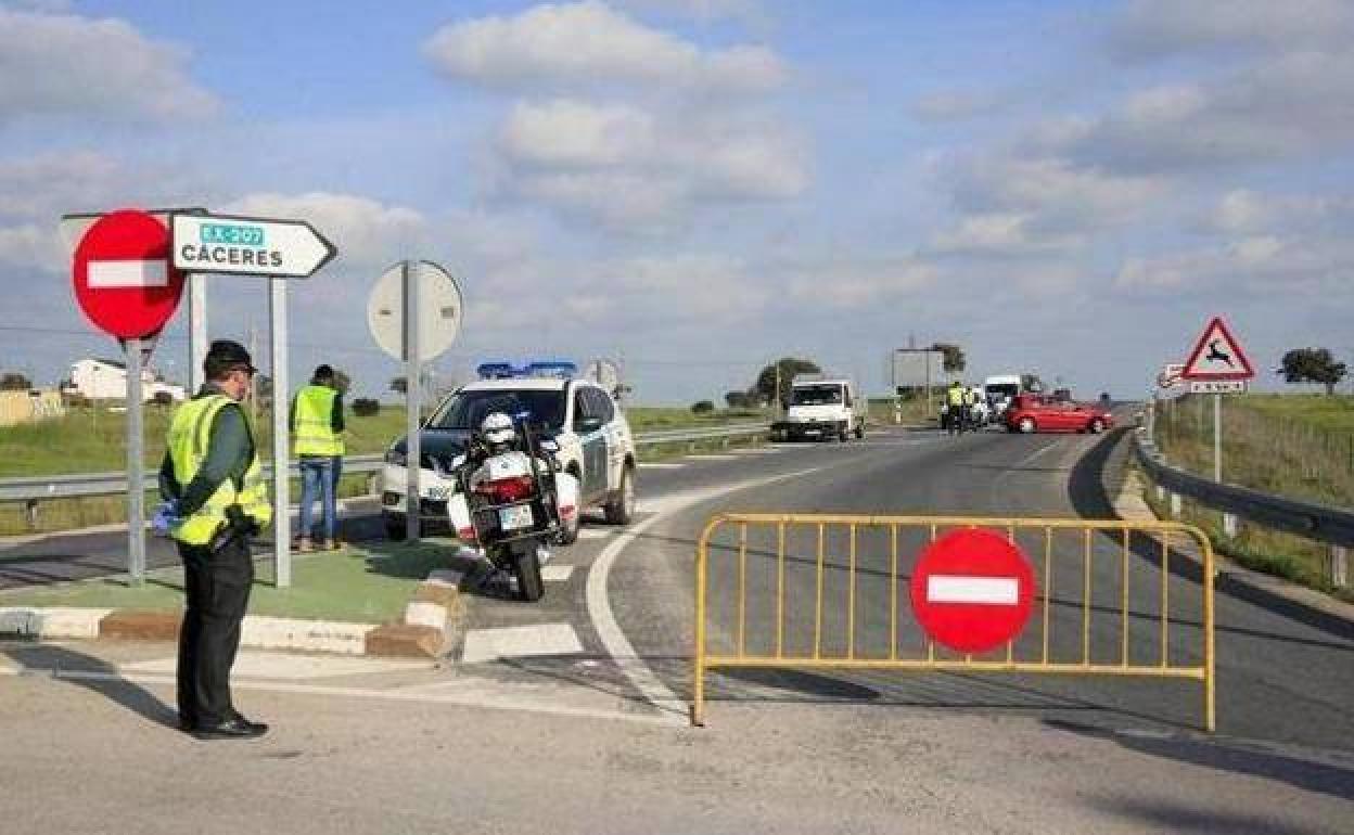 Restricciones covid: La Junta pide los cierres de Santa Marta, Solana, Campanario, Santa Amalia y Pueblonuevo y la prórroga de los de Oliva y Miajadas
