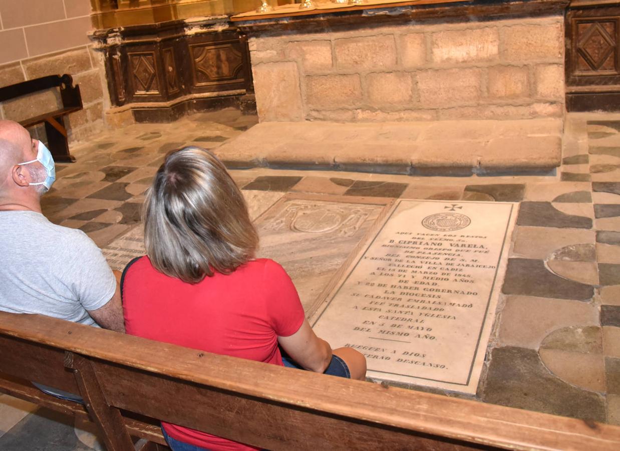 El sepulcro de Cipriano Varela en Plasencia. 