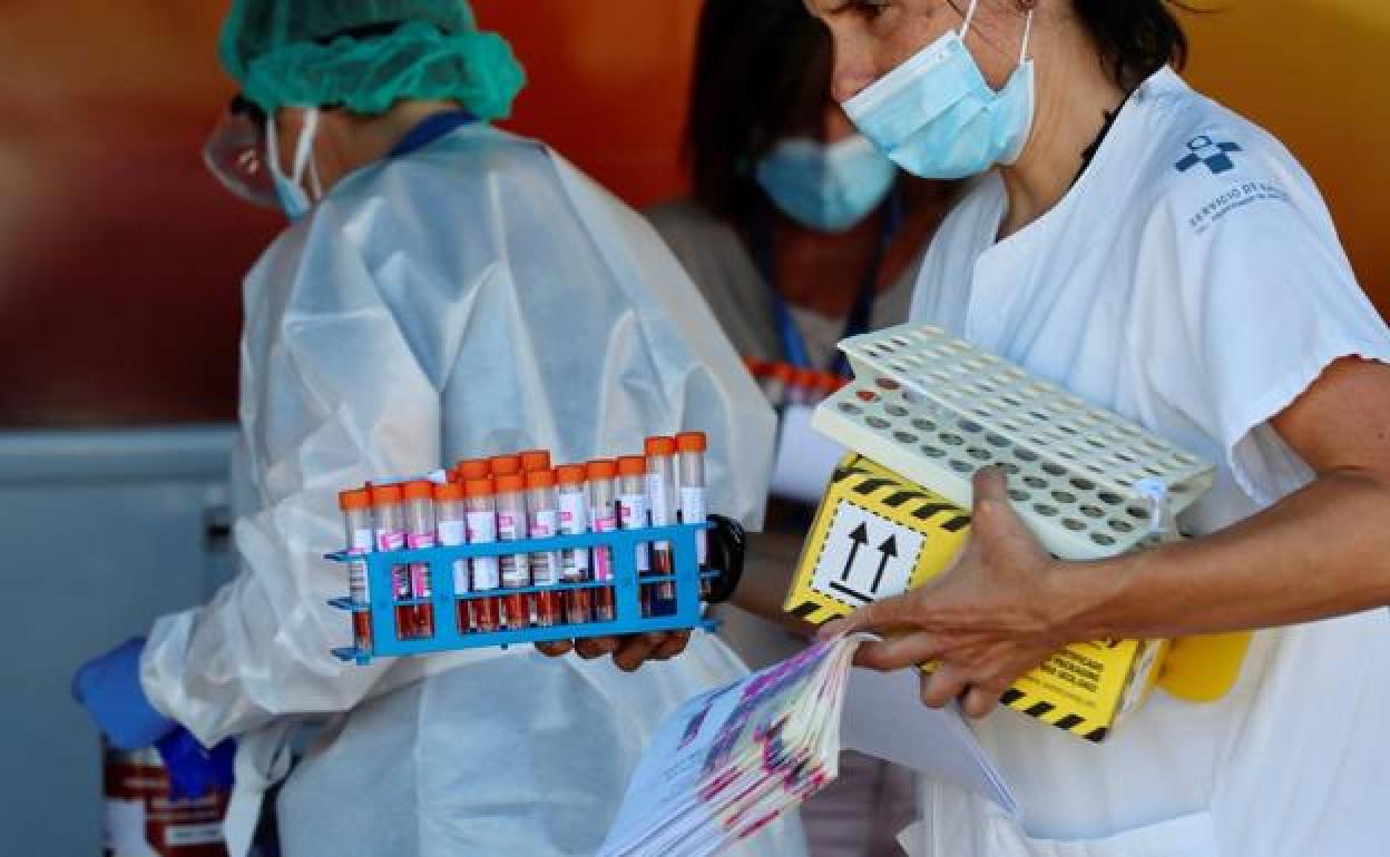 Coronavirus en Extremadura: Dos fallecidas, una de ellas sin vacunar, y 142 hospitalizados por covid-19