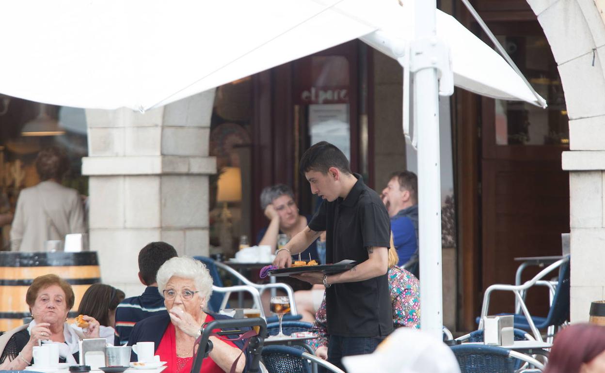 El objetivo del Gobierno es llevar el SMI al 60% del salario medio. 