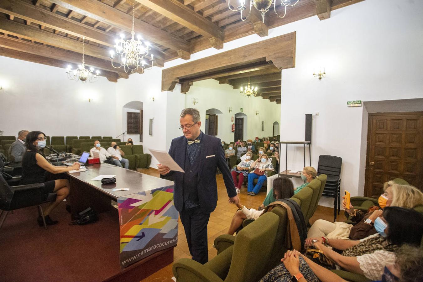 Presentación del libro de Javier Romo.