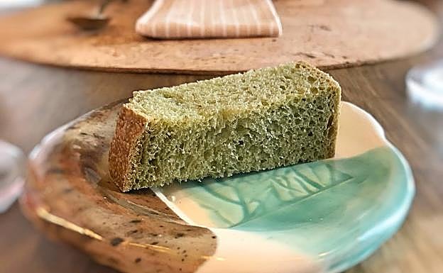 Pan con espirulina.