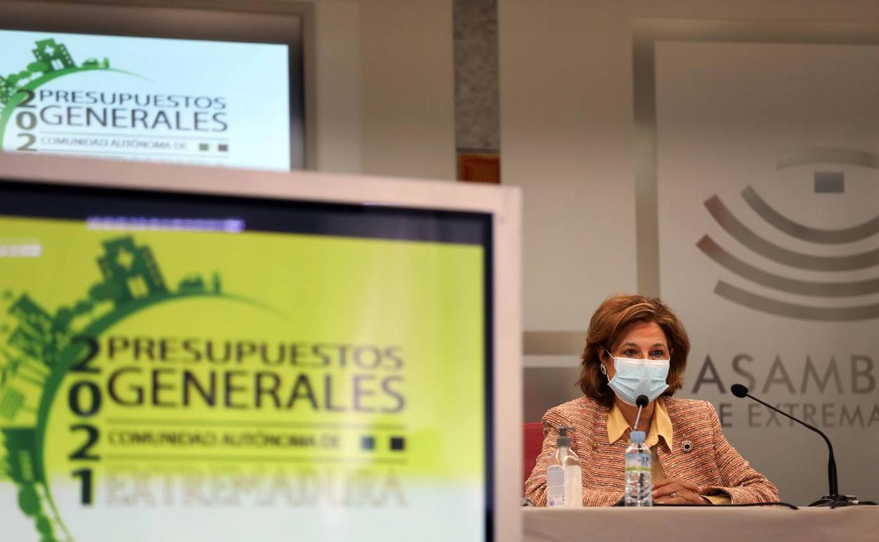 Pilar Blanco-Morales en la presentación de las cuentas autonómicas para 2021 el pasado año en la Asamblea. 