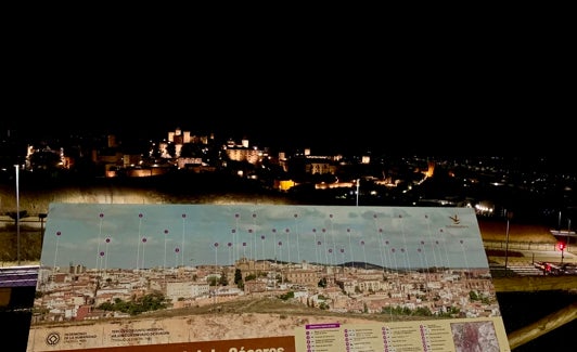 Vista del casco histórico desde el mirador del Amparo, en la ronda sureste. 