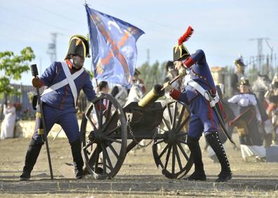 Imagen secundaria 1 - El mariscal Soult casi fusila al corregidor. Representación de la batalla de La Albuera y El general Girard.