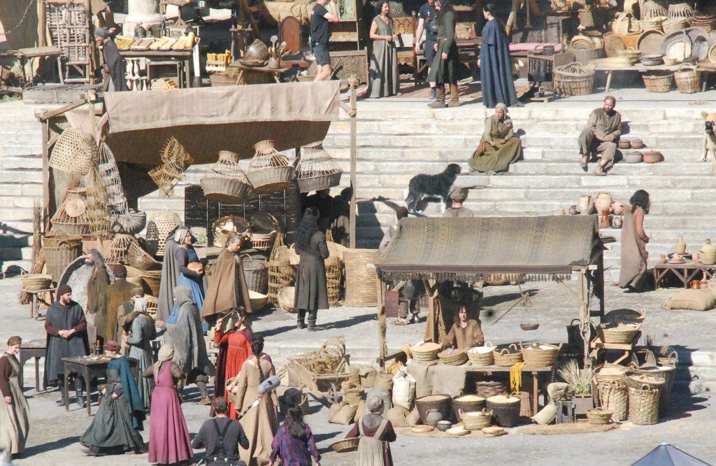 Fotos: &#039;La casa del dragón&#039; cierra la plaza Mayor de Trujillo