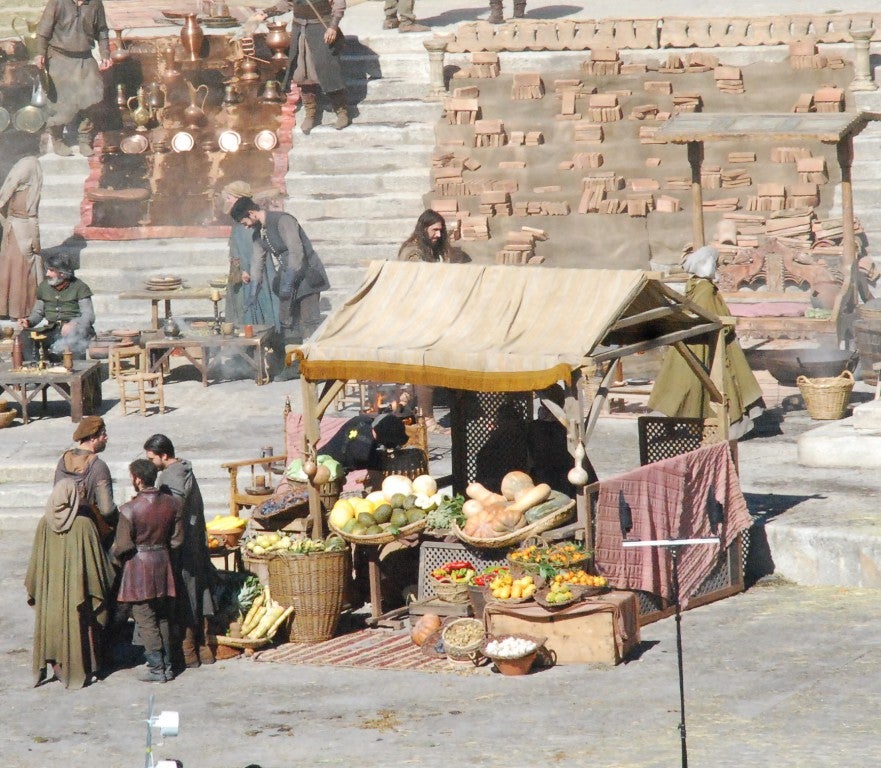 Fotos: &#039;La casa del dragón&#039; cierra la plaza Mayor de Trujillo