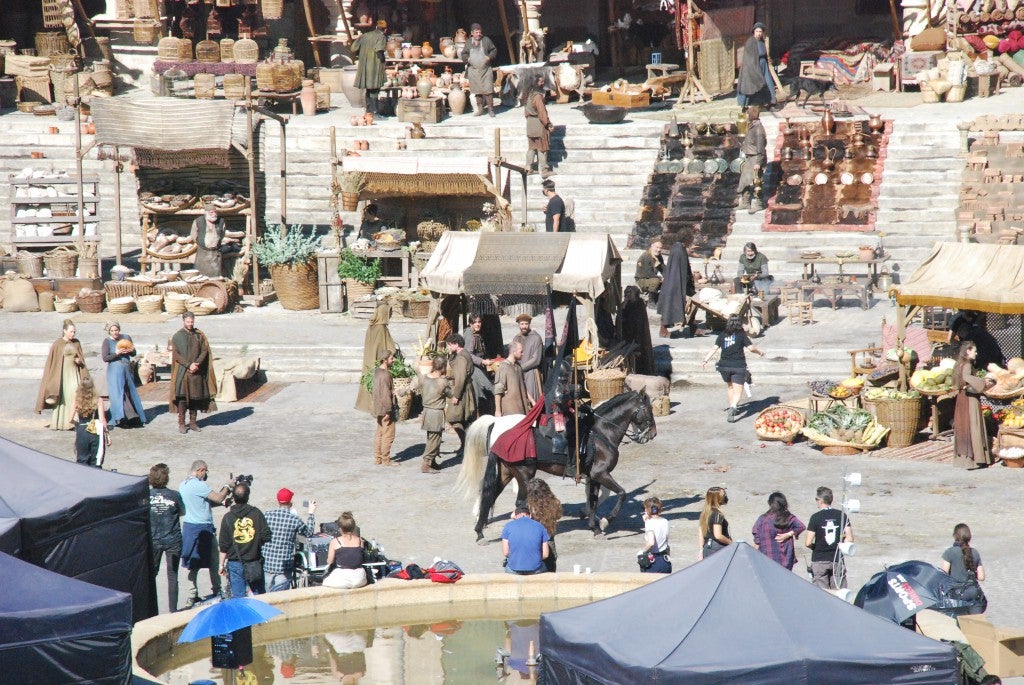 Fotos: &#039;La casa del dragón&#039; cierra la plaza Mayor de Trujillo