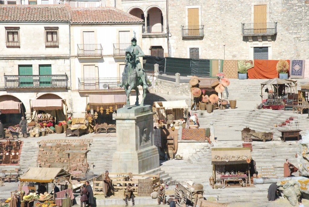 Fotos: &#039;La casa del dragón&#039; cierra la plaza Mayor de Trujillo