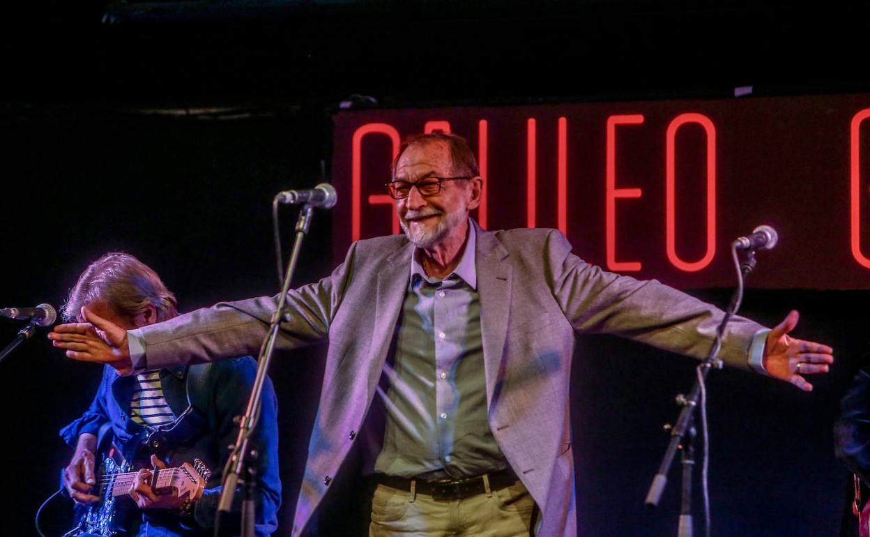 El cantautor extremeño en su concierto de despedida. 