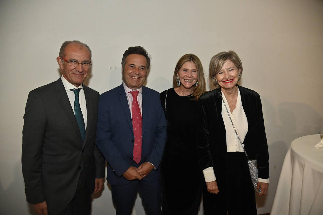 Carlos Arce, Antonio Pitera, Lourdes Gutiérrez e Isabel Gutiérrez. 