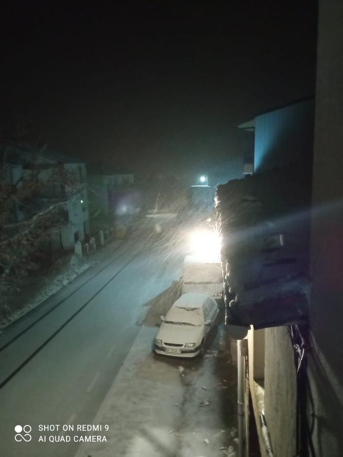 Nieve en La Garganta, en el valle del Ambroz, a 1.124 metros de altitud. 