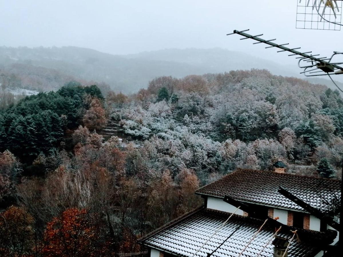 Nieve en La Garganta, en el valle del Ambroz, a 1.124 metros de altitud. 