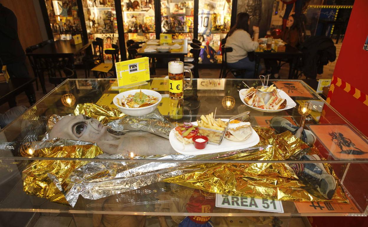 Regresa Fan Bar, un local cacereño para los amantes del cine de los ochenta