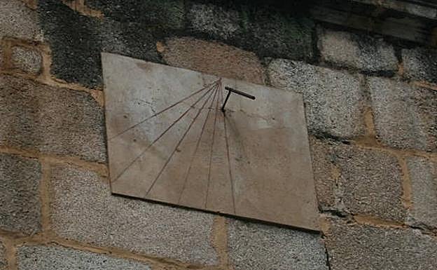 Reloj vertical de la concatedral de Santa María.