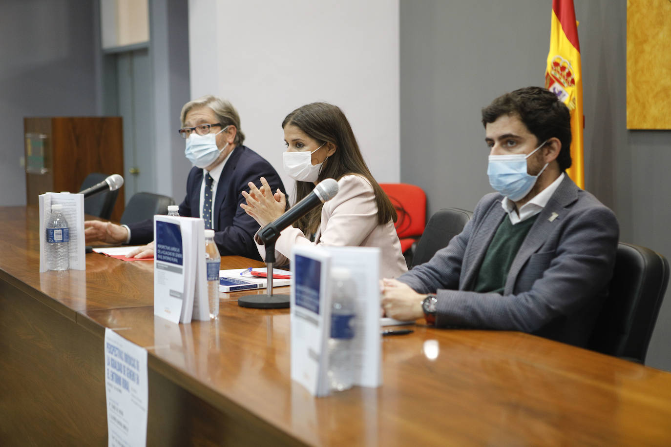 Presentación de una obra sobre mujer rural.