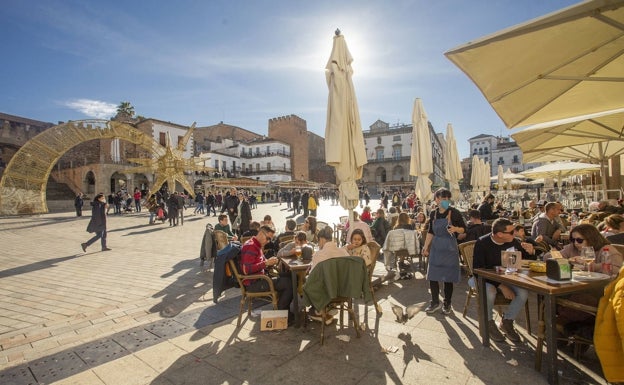 Los bares podrán abrir más horas a partir de este viernes