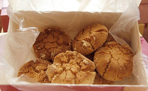 Imagen principal - Quince conventos de monjas donde comprar dulces a través de un torno