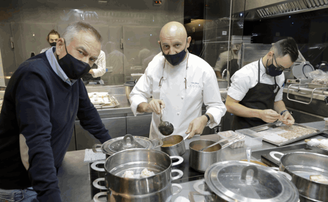 José Polo y Toño Pérez en la cocina de Atrio (Cáceres)