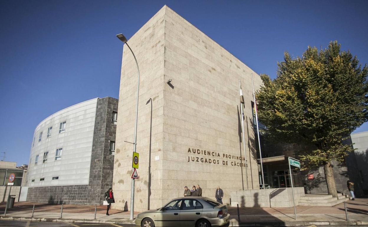 Los dos juicios tendrán lugar en la Audiencia Provincial de Cáceres. 