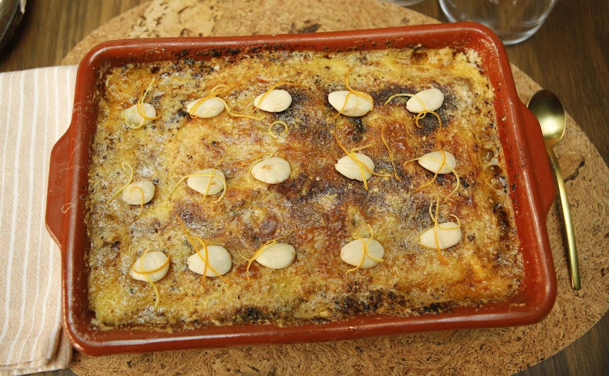 Receta de sopa de almendras elaborada en la panadería de la familia Granado-Agúndez
