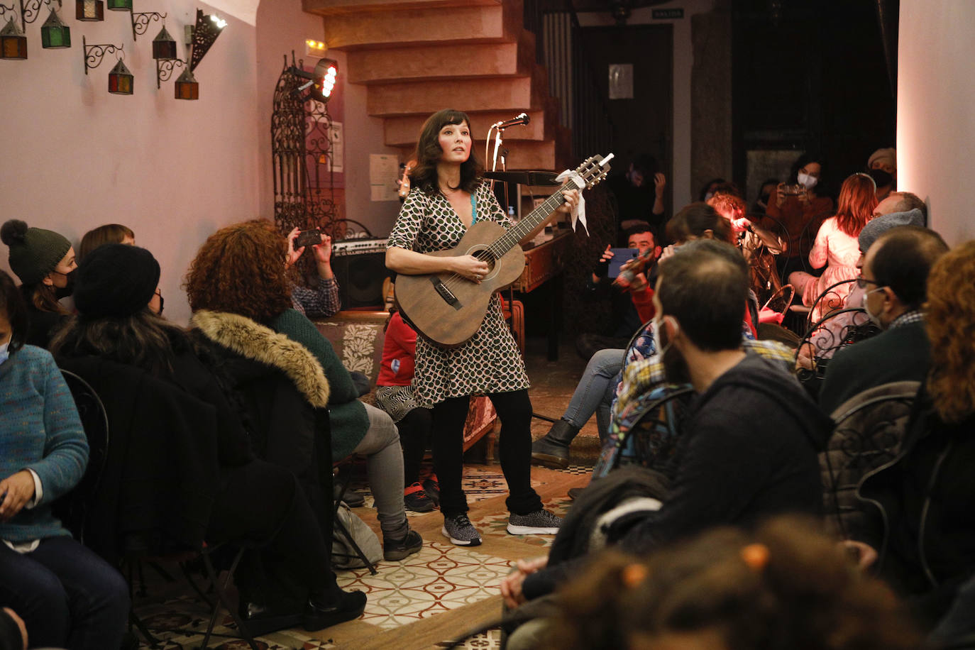 La actividad Mundo Subterráneo reunió en la tetería La Boheme a músicos y poetas. 