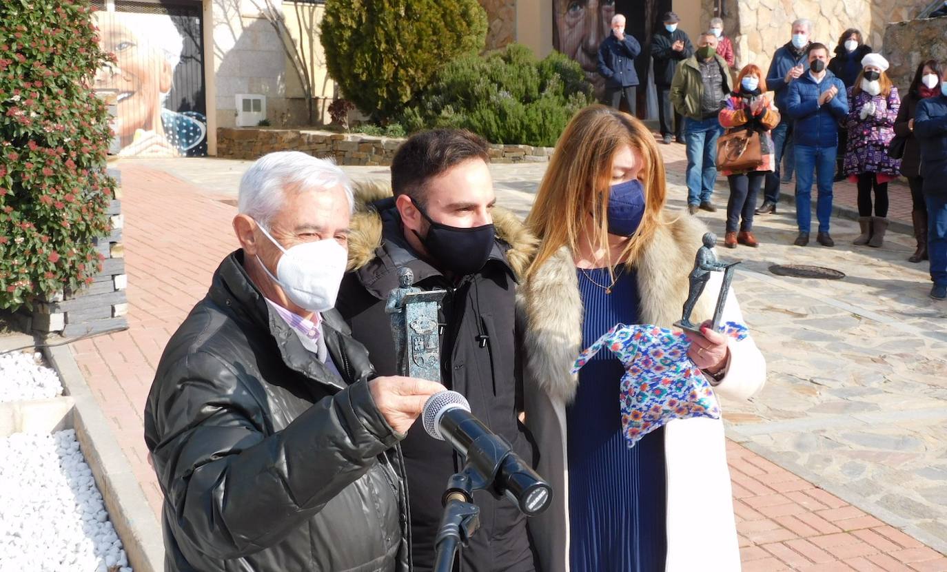 Fotos: Emotivo homenaje a Charo Cordero en Romangordo