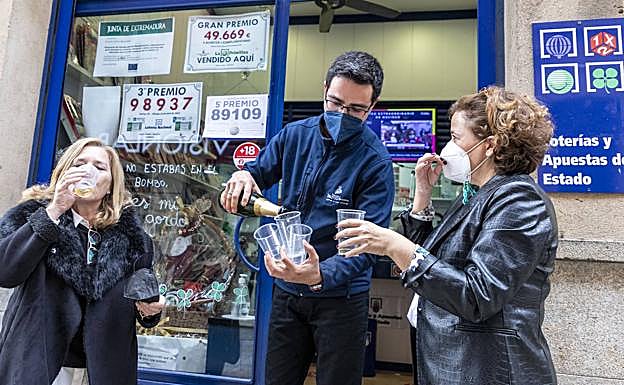 Celebración en la administración de Plasencia.