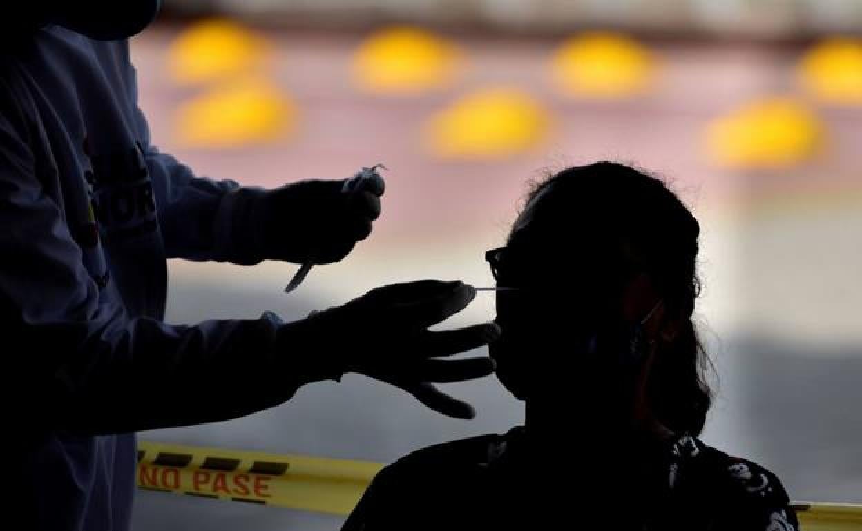 Coronavirus: Extremadura tiene casi un centenar de brotes abiertos con 681 casos activos y 2.270 personas en seguimiento