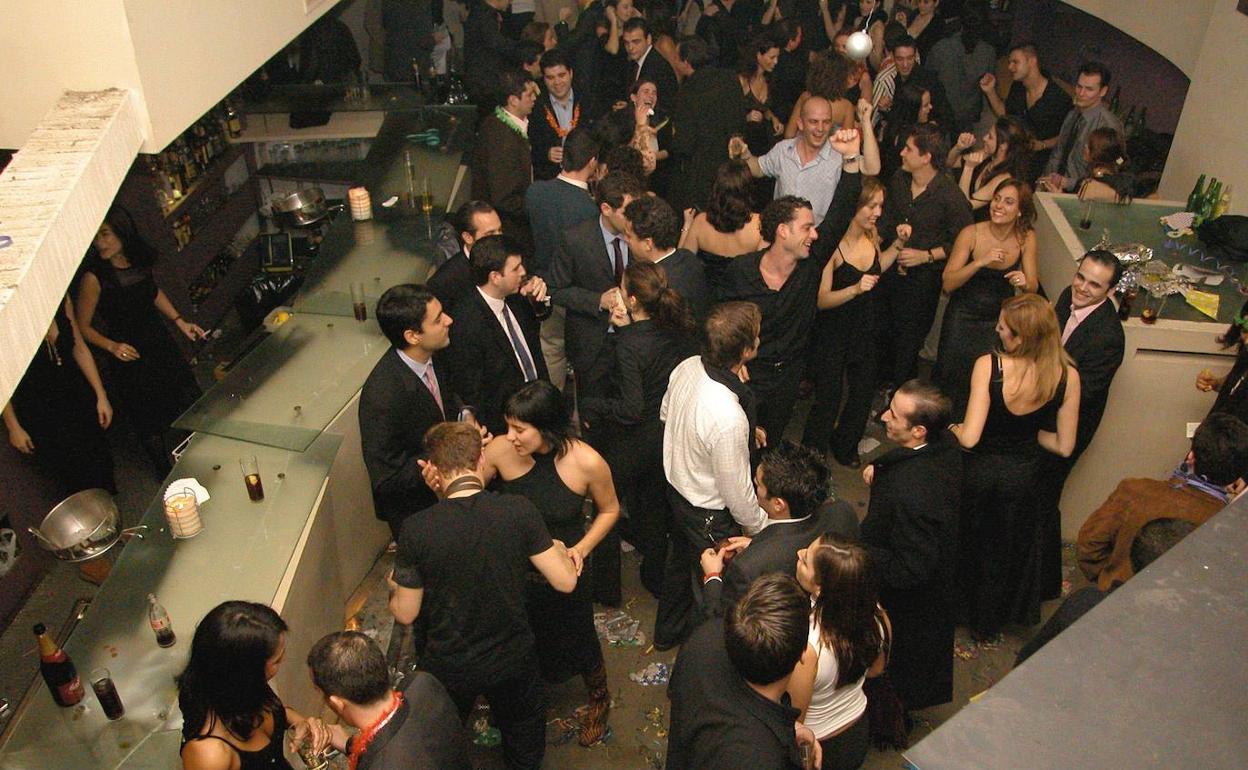 Fiesta de fin de año en una imagen de archivo. 