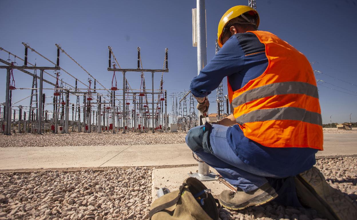 Subestación eléctrica de nueva construcción para evacuar la energía de las fotovoltaicas de Cáceres.