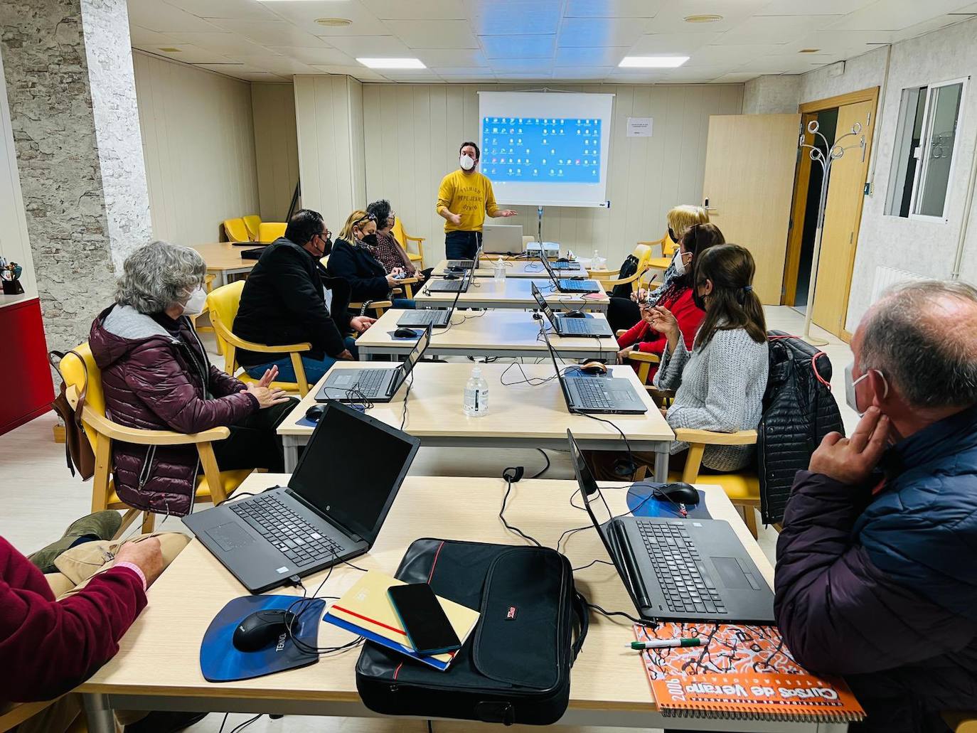 Taller de alfabetización de la Fundación CB.