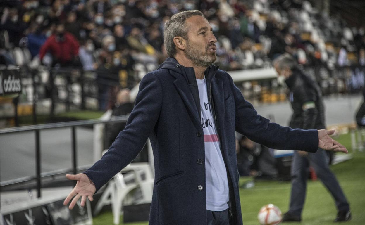 Óscar Cano durante el último partido del Badajoz en el Nuevo Vivero ante el Valladolid Promesas. 