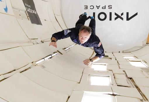 Michael Lópze-Alegría durante uno de los ensayos en gravedad cero para la misión de Axiom Space - 
