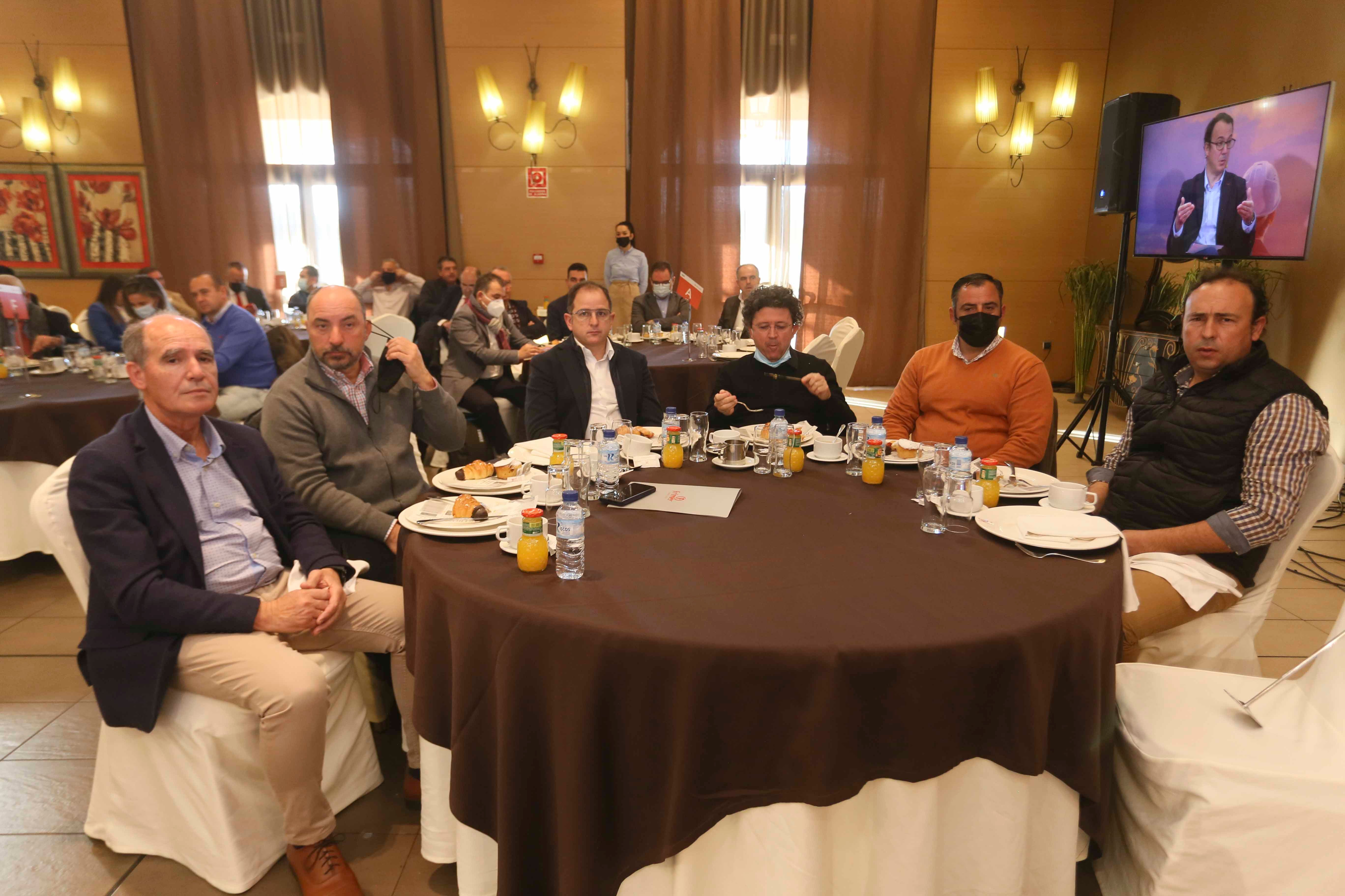 Miguel Fiallo, Carlos Dueñas, Vicente Aparicio, Juan Carlos Pozo, José Bañuls y Francisco Martín.