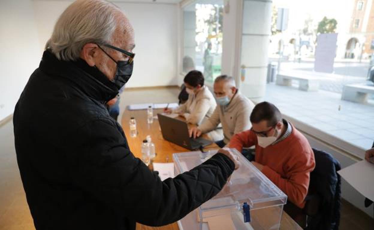 El referéndum sobre la unión de Don Benito y Villanueva alcanza ya los 6.075 votos