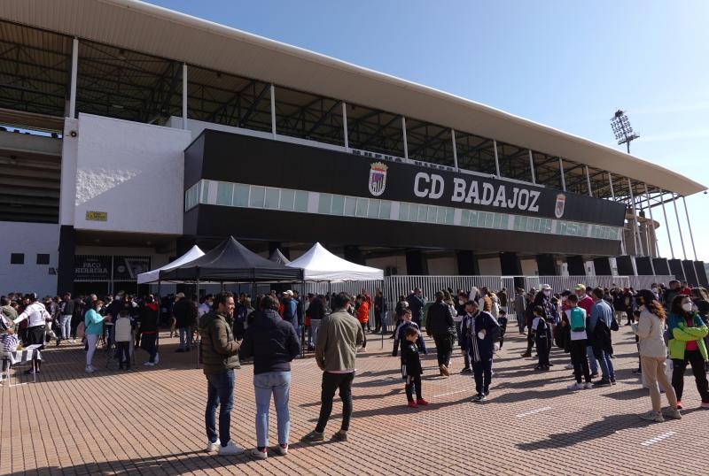 Fotos: El pundonor y la grada no son suficientes para el Badajoz