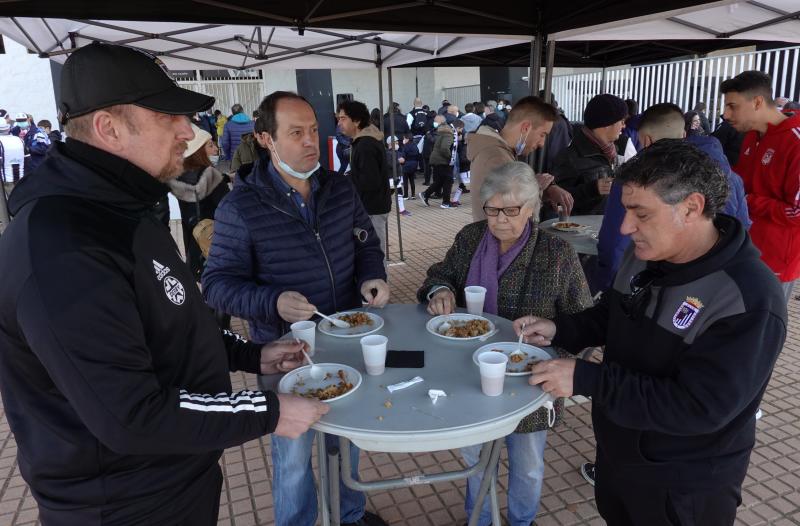 Fotos: El pundonor y la grada no son suficientes para el Badajoz