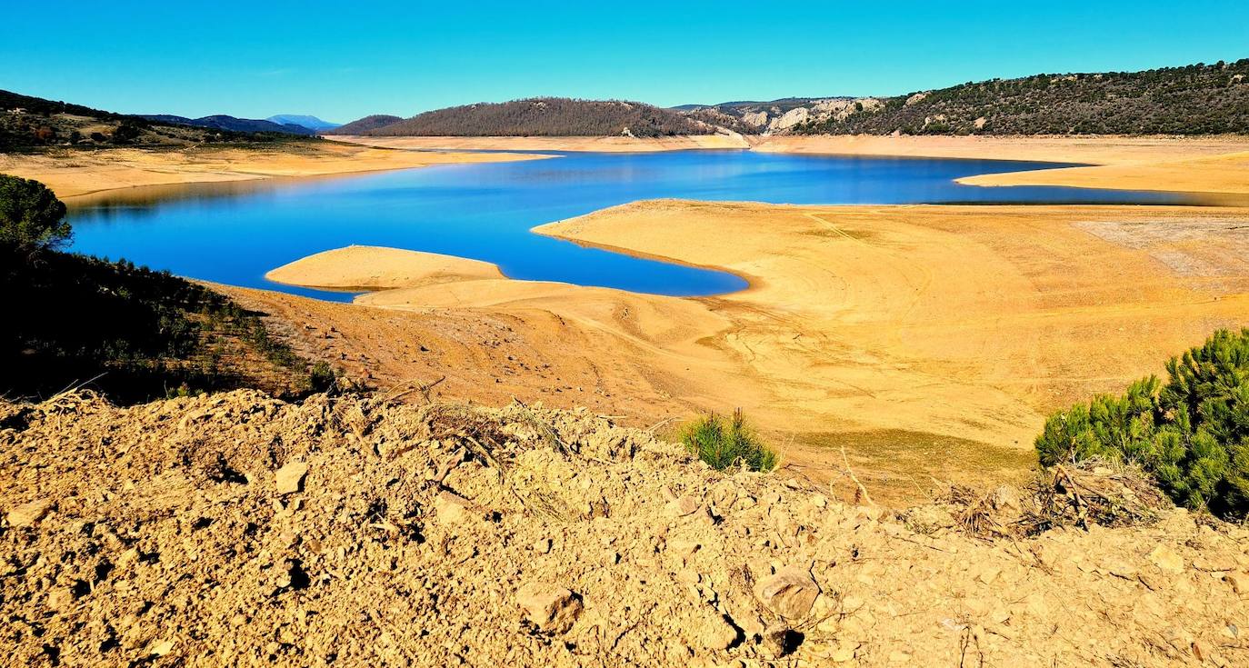 Embalse del Cijara desde el entorno de Helechosa de los Montes