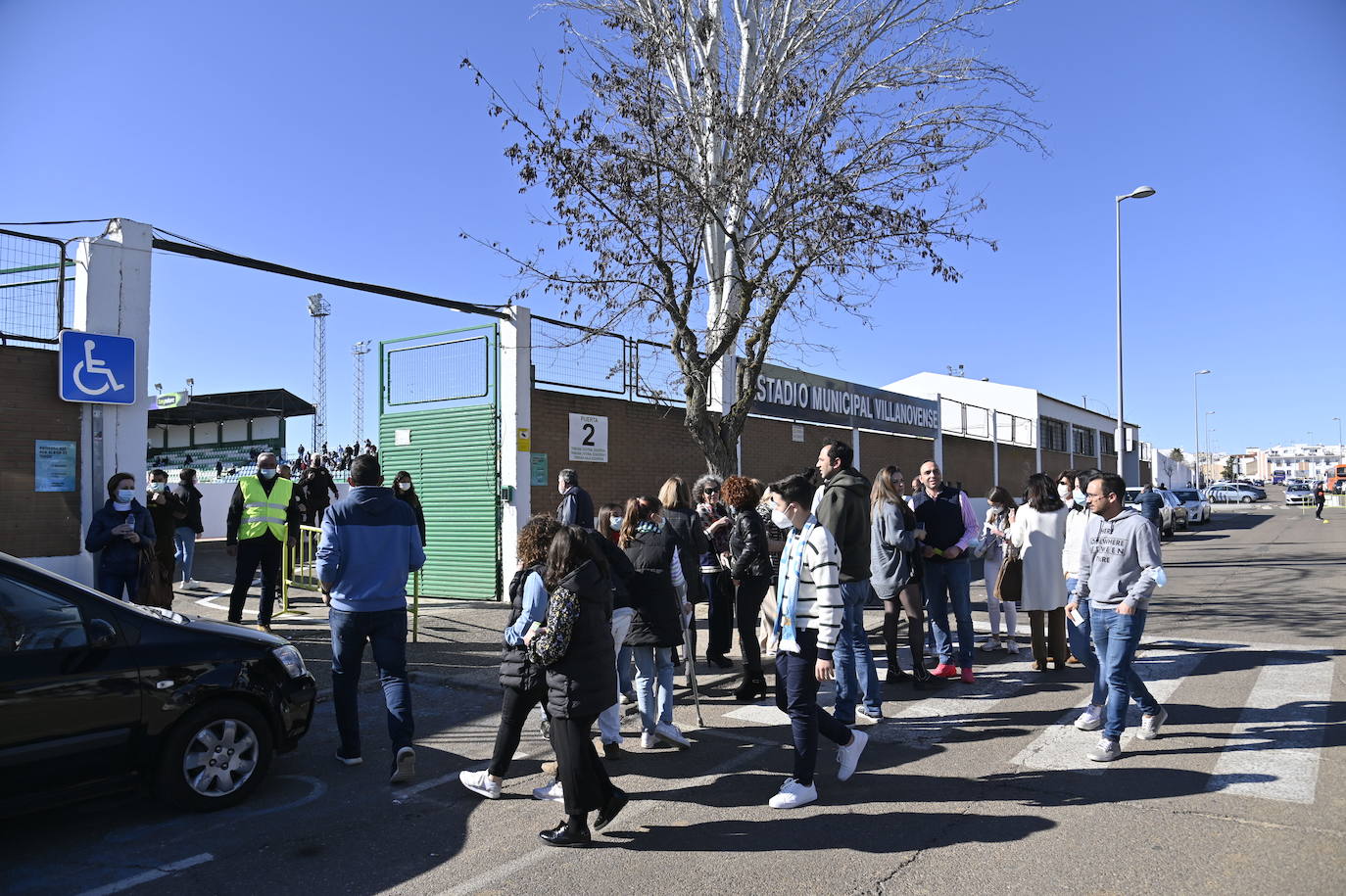 Ambiente en el partido del Villanueva el día de la votación.