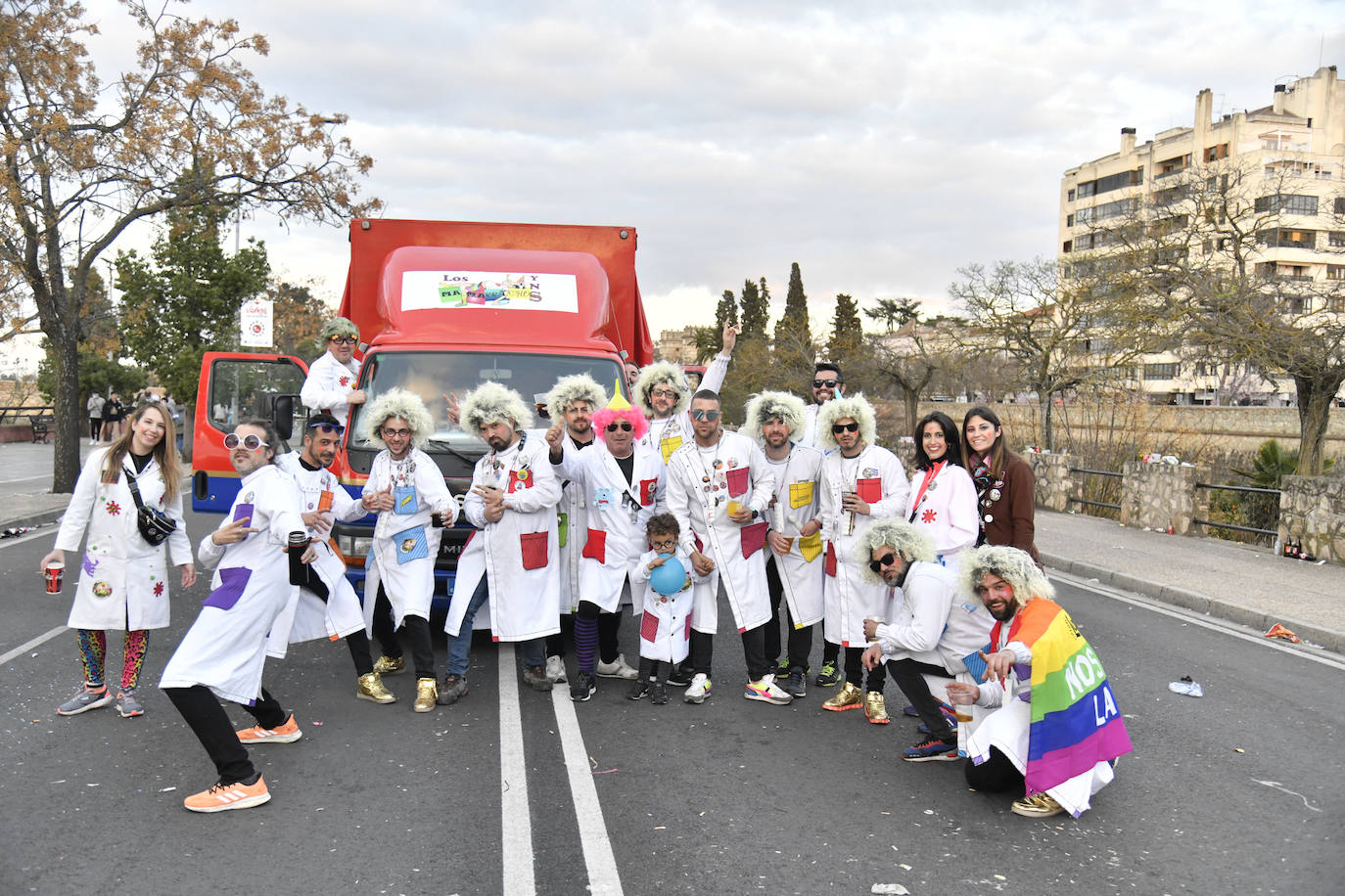 Fotos: Así vivieron el Carnaval de Badajoz los artefactos y grupos menores