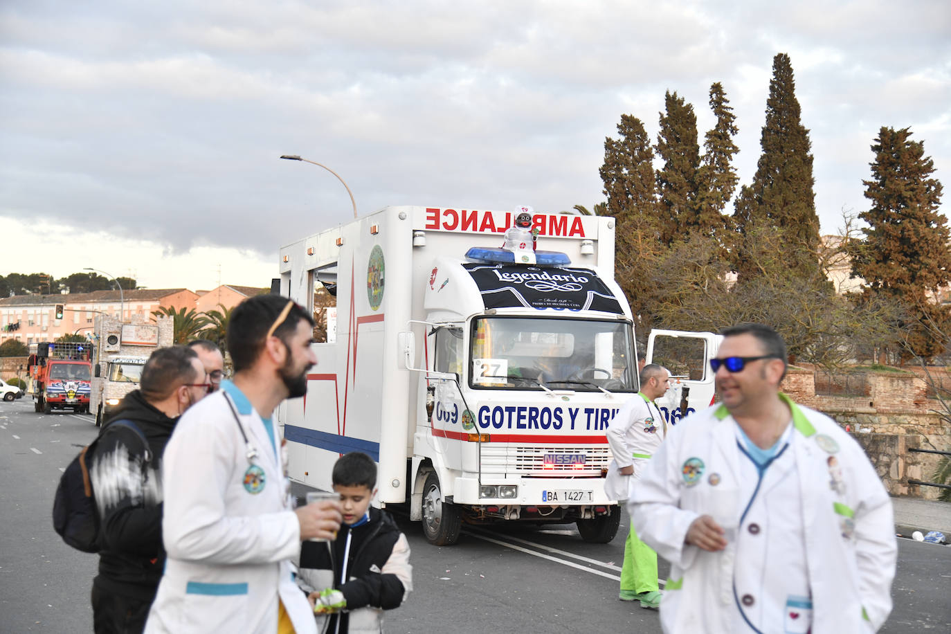 Fotos: Así vivieron el Carnaval de Badajoz los artefactos y grupos menores