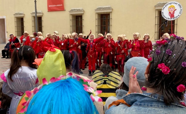 La murga Liberadora, una de las callejeras que han llamado la atención este año. 