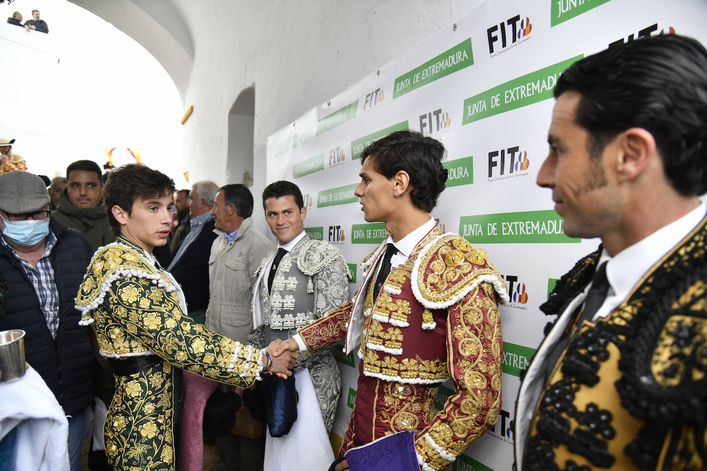 Fotos: Primer festejo de la Feria de Olivenza: Novillada con Carlos Domínguez, Manuel Perera y Eric Olivera